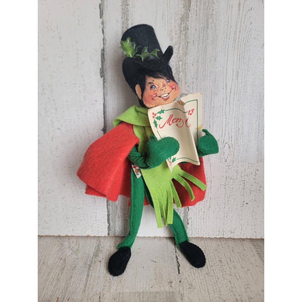 Annalee caroler boy elf Santa helper Xmas vintage mobility doll holly home